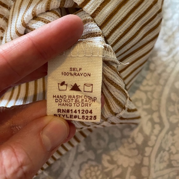 HEM AND THREAD Striped Ruffle Top - Picture 4 of 4